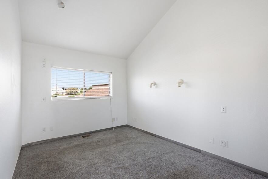 More Photos Of , Santa Maria General Retail For Sale