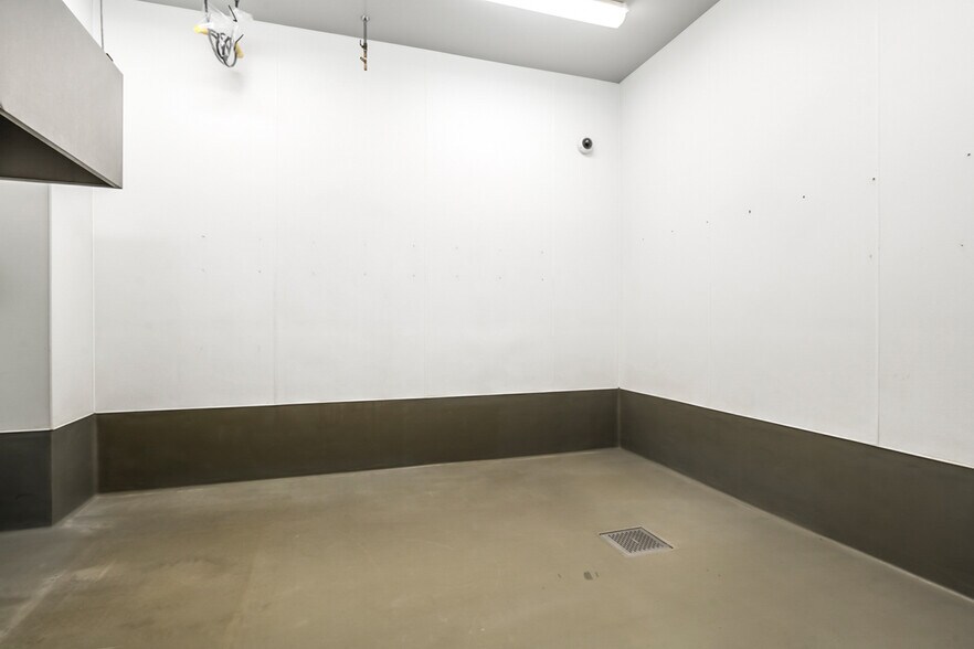 More Photos Of 295 W Lundgren Mill Dr, Sisters Food Processing For Lease