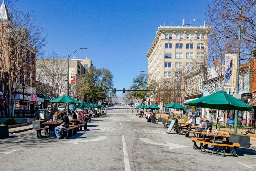 More Photos Of 225 E Broad St, Athens Storefront For Lease
