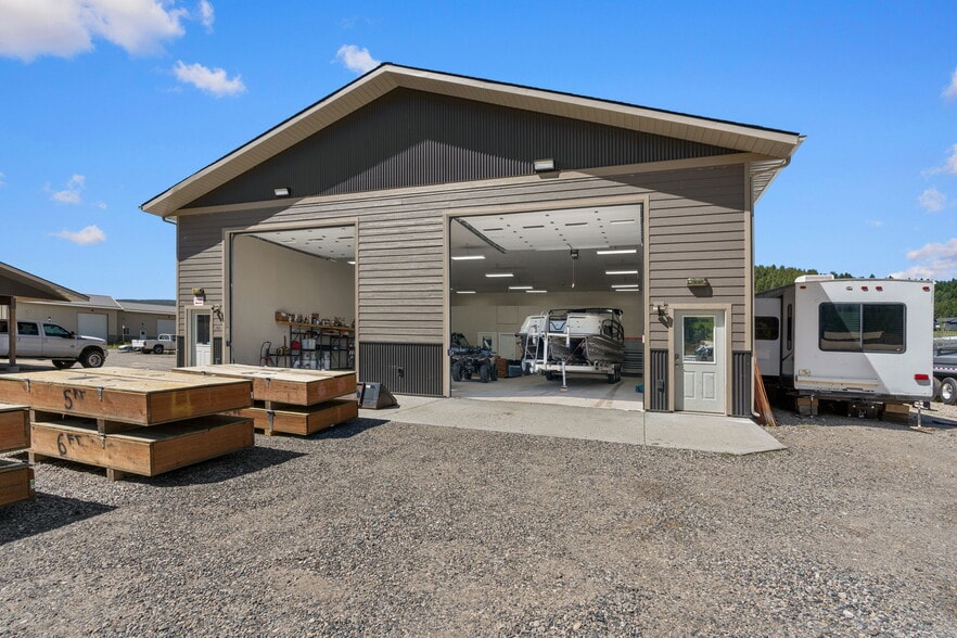 More Photos Of 303 Cold Iron Rd, Gallatin Gateway Warehouse For Sale