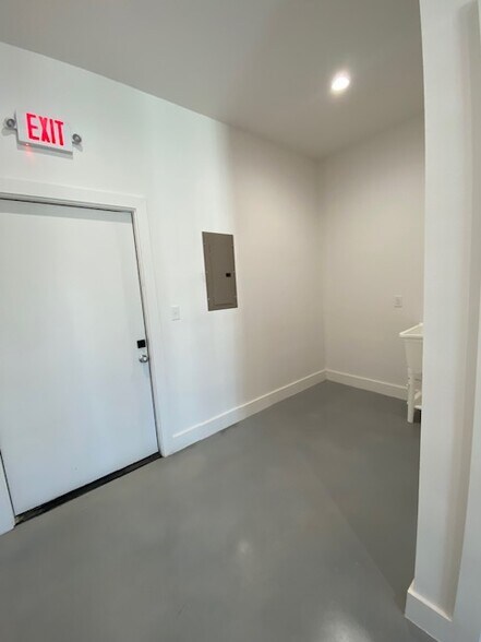 More Photos Of 391 Mill Creek Dr, Salado Office For Lease