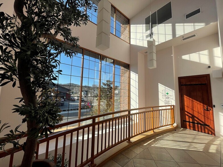 More Photos Of 1446 Spring St, Paso Robles Office For Sale