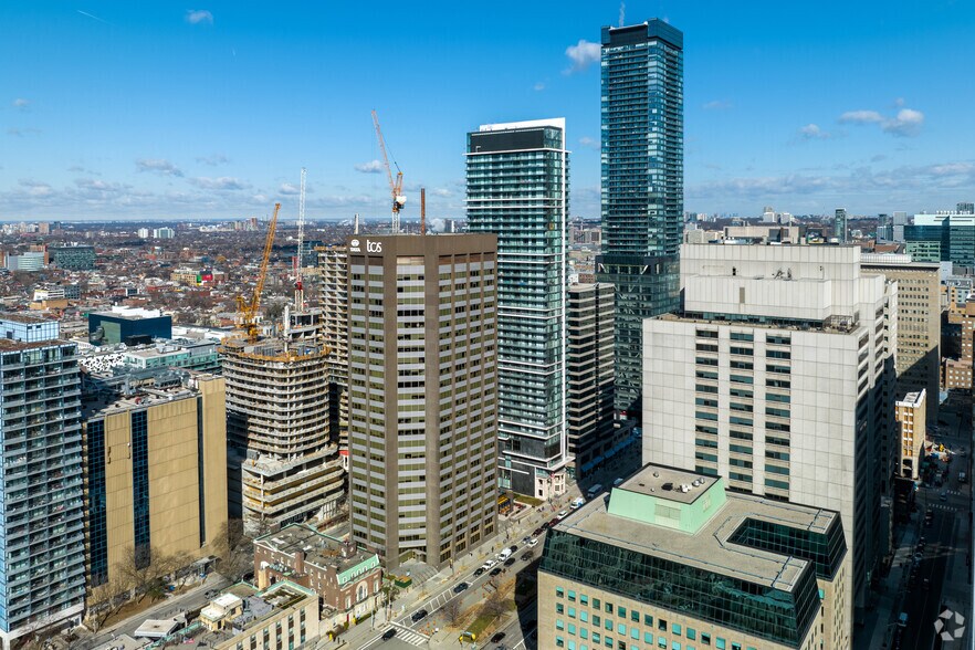More Photos Of 400 University Ave, Toronto Office For Sale