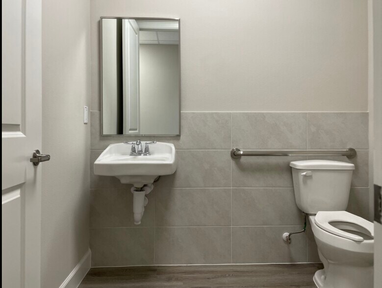 More Photos Of 25145 Star Ln, Katy Unknown For Lease