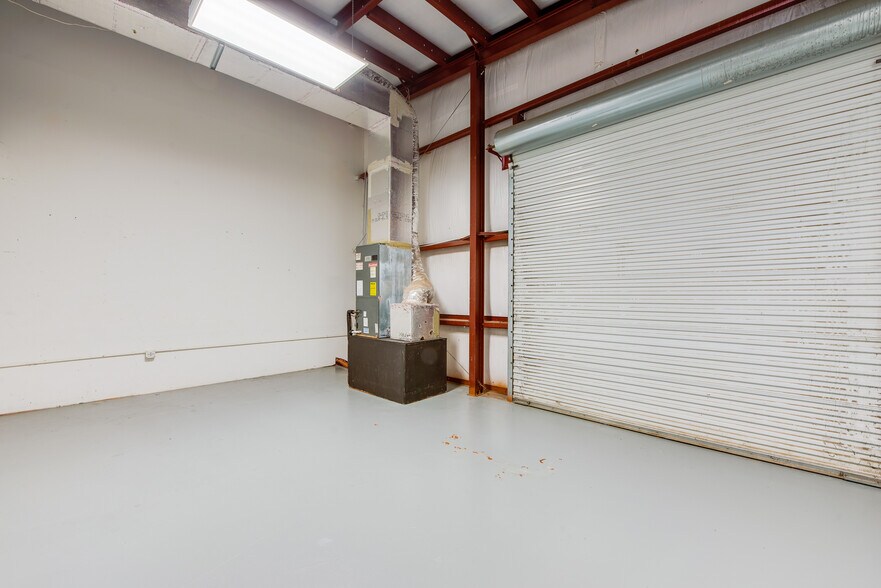 More Photos Of 955 Orange Ave, Daytona Beach Freestanding For Lease