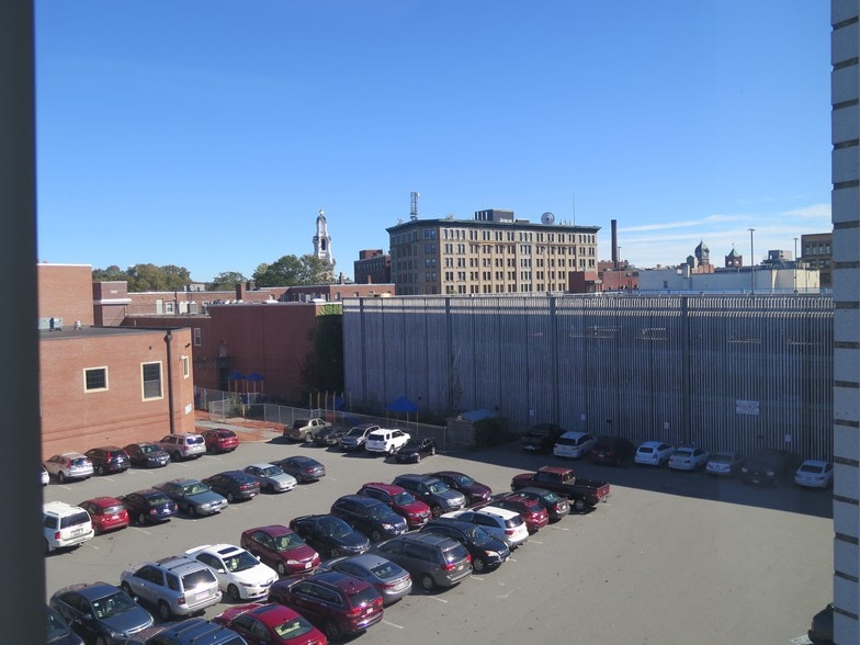 More Photos Of 101 Amesbury St, Lawrence Medical For Lease