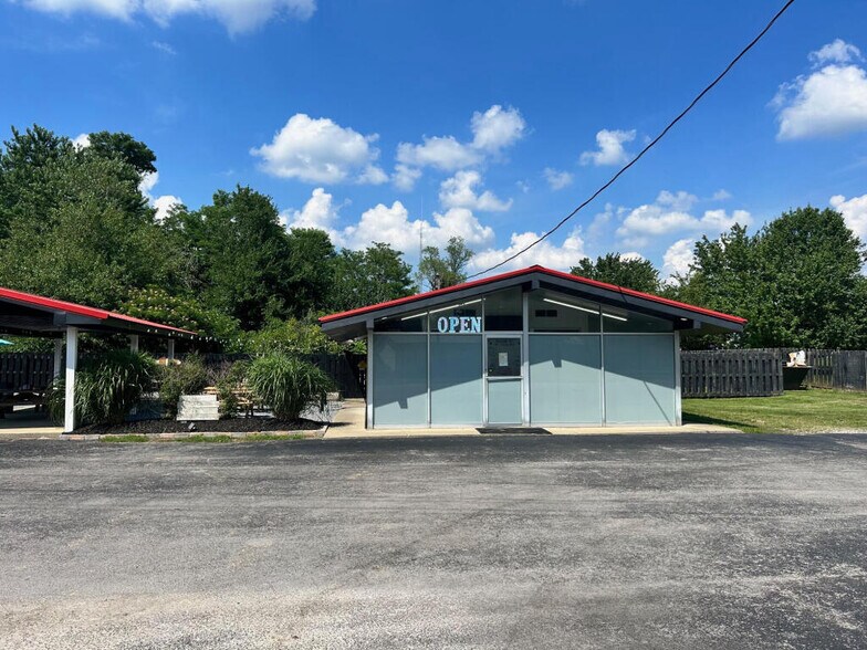 More Photos Of 178 Lakeway Dr, Russell Springs Restaurant For Sale