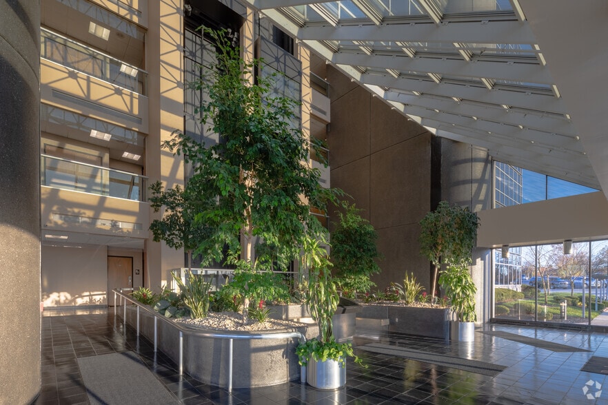 More Photos Of 651 Perimeter Dr, Lexington Office For Lease