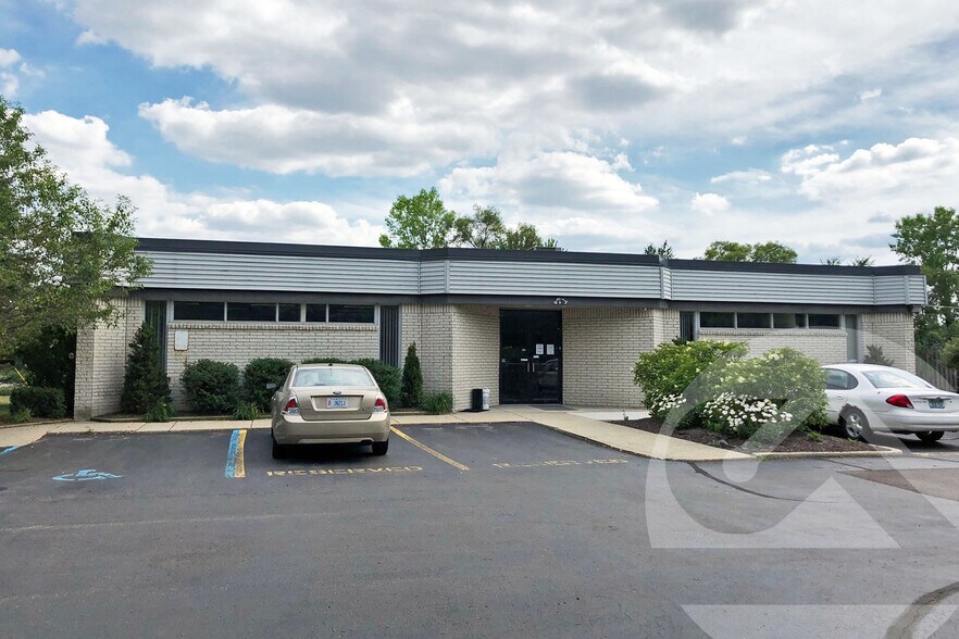 Primary Photo Of 1155 Welch Rd, Commerce Township Medical For Lease