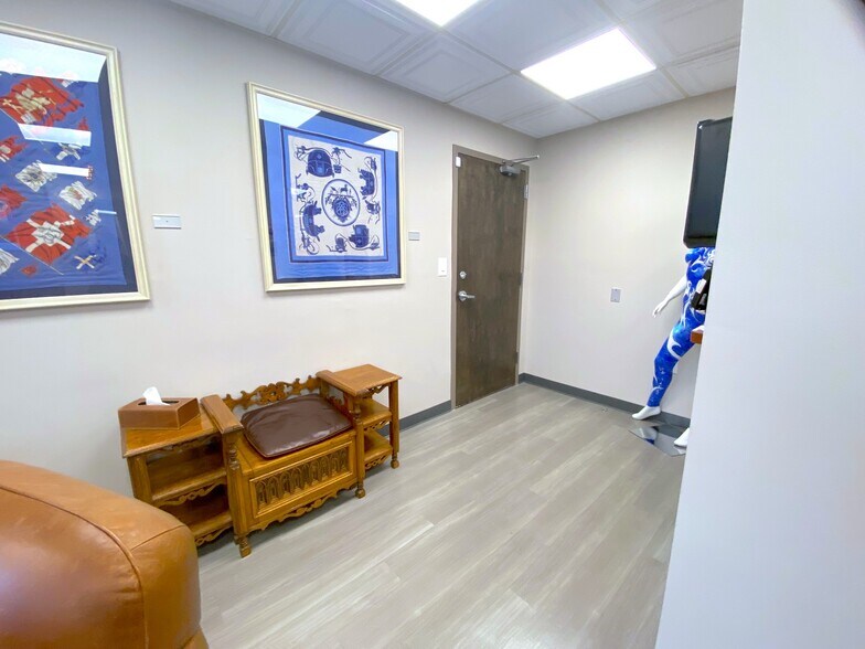More Photos Of 9430 Turkey Lake Rd, Orlando Office For Sale