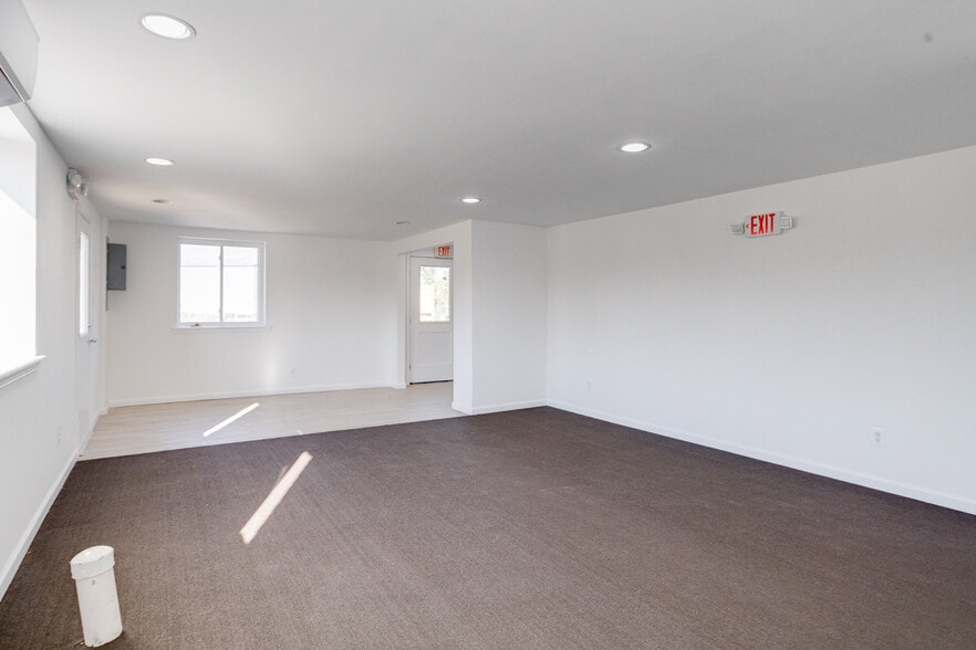 More Photos Of 900-912 Baltic Ave, Baltimore Warehouse For Sale