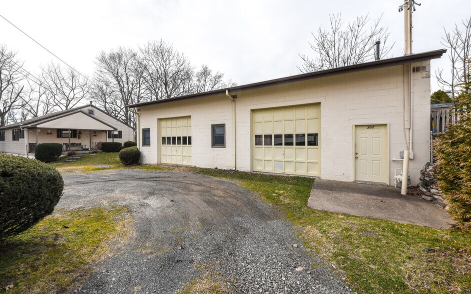 More Photos Of 309 Lynwood Ave, Jenkintown Warehouse For Sale