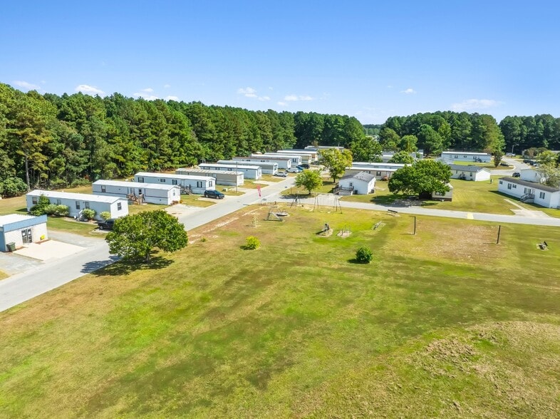 More Photos Of 2022 Keith Ln, Selma Manufactured Housing Mobile Home Park For Sale