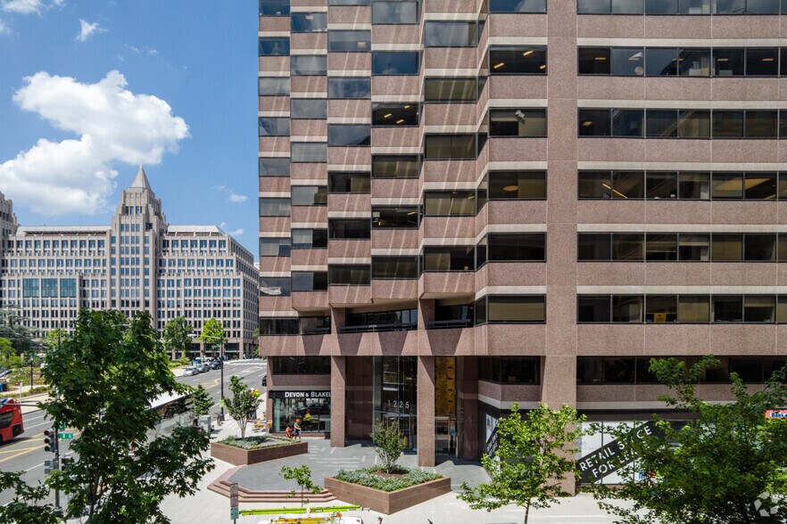 More Photos Of 1225 Eye St NW, Washington Office For Lease