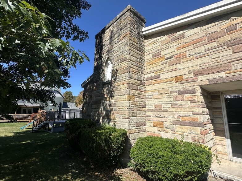 More Photos Of 111 Wellsville St, Bolivar Religious Facility For Sale