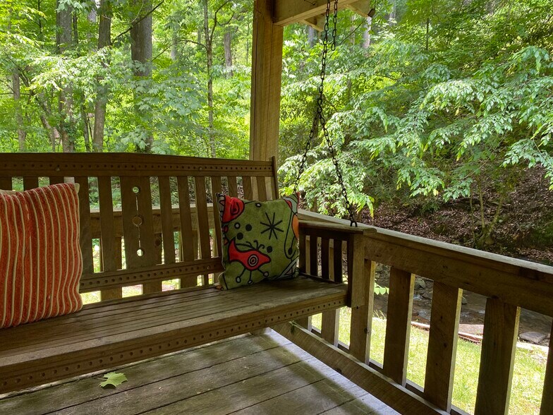 More Photos Of 15303 Midland Trl, Ansted Freestanding For Sale