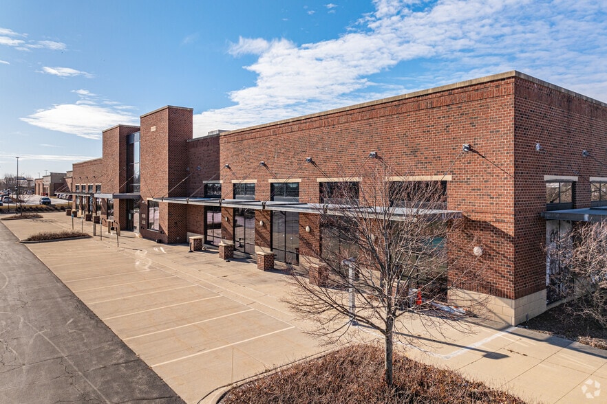 More Photos Of 131 S Randall Rd, St Charles Auto Dealership For Sale