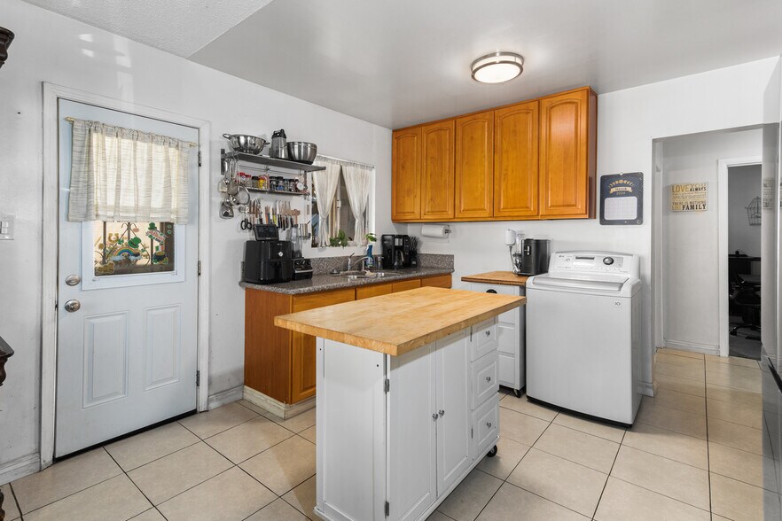 More Photos Of 8620-8624 Watson St, Cypress Apartments For Sale