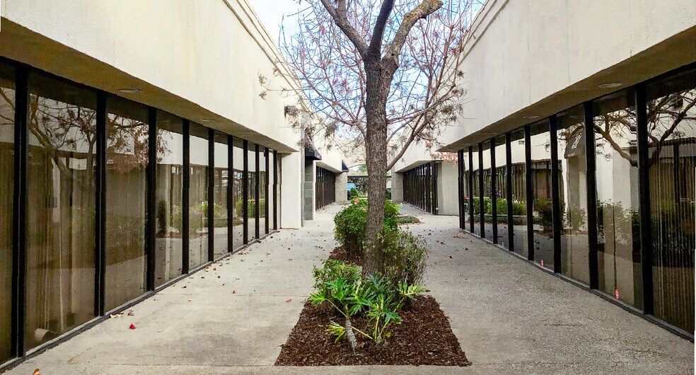 More Photos Of 7580 N Ingram Ave, Fresno Office For Lease