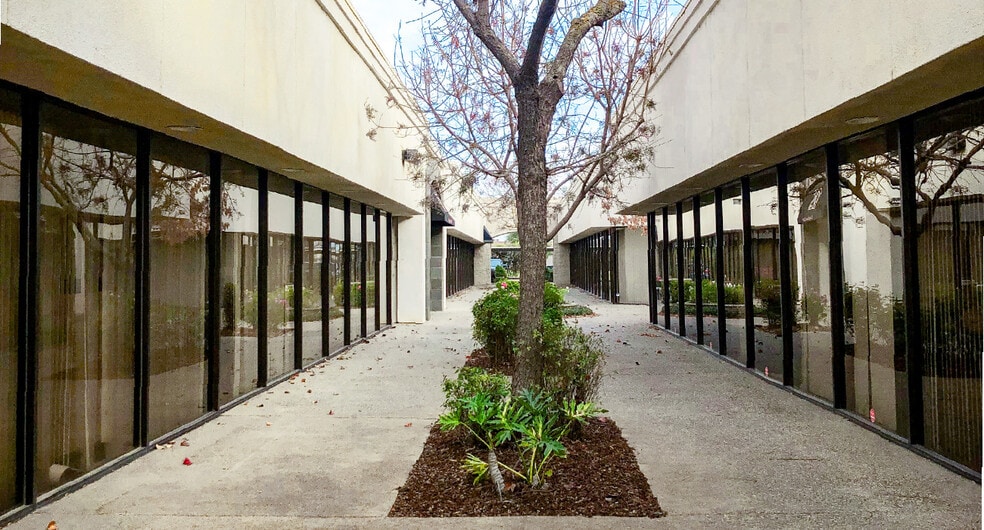 More Photos Of 7580 N Ingram Ave, Fresno Office For Lease