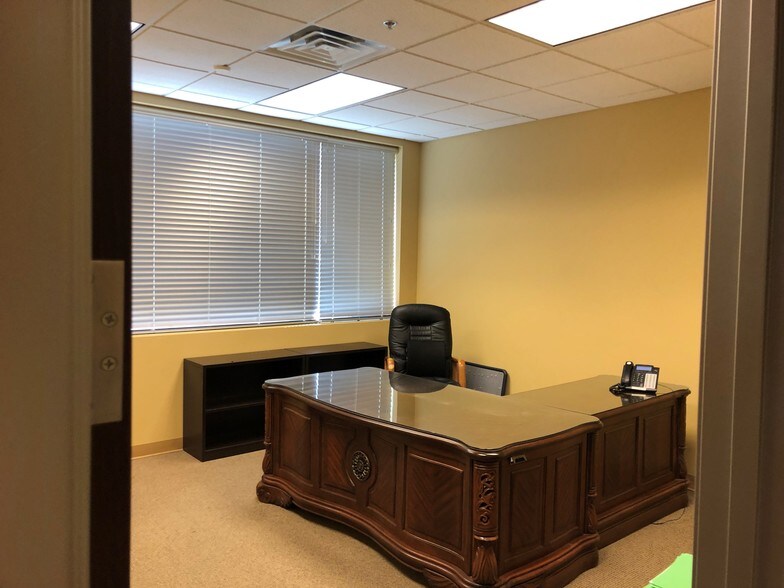 More Photos Of 990 Reserve Dr, Roseville Coworking Space