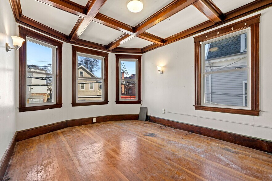 More Photos Of 136-138 Winter St, Haverhill Storefront Retail Residential For Sale