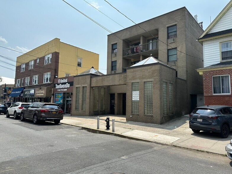 Primary Photo Of 5536 69th Pl, Maspeth Apartments For Sale