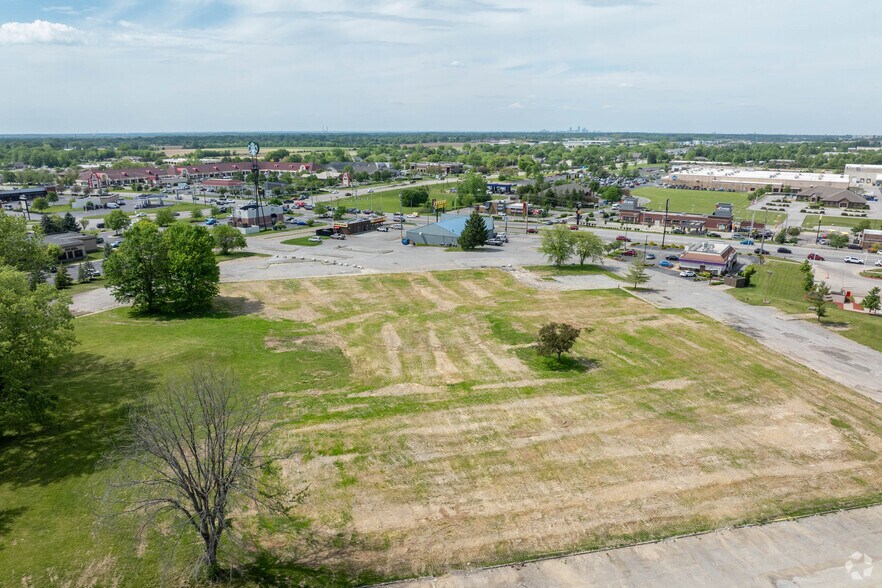 More Photos Of 1117 E Main St, Greenwood Land For Sale