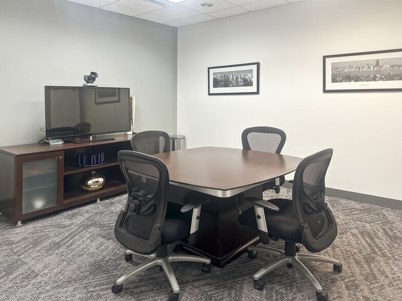 More Photos Of 7455 Arroyo Crossing Pky, Las Vegas Coworking Space