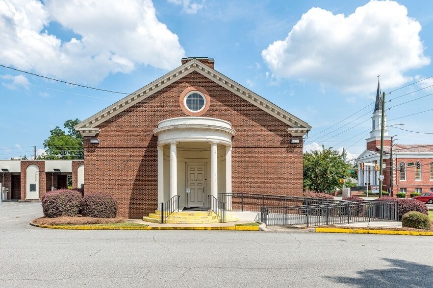 More Photos Of 1095 Pio Nono Ave, Macon-Bibb General Retail For Sale