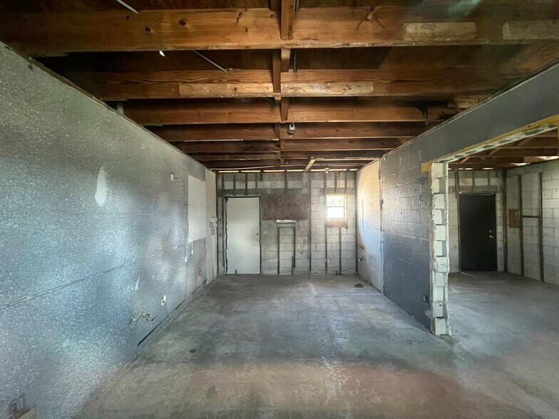 More Photos Of 1713 N Albany Ave, Tampa Restaurant For Lease