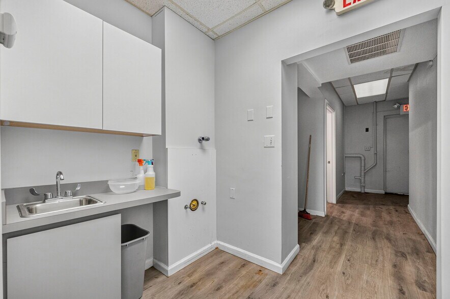 More Photos Of 89 Valley Rd, Montclair Medical For Sale