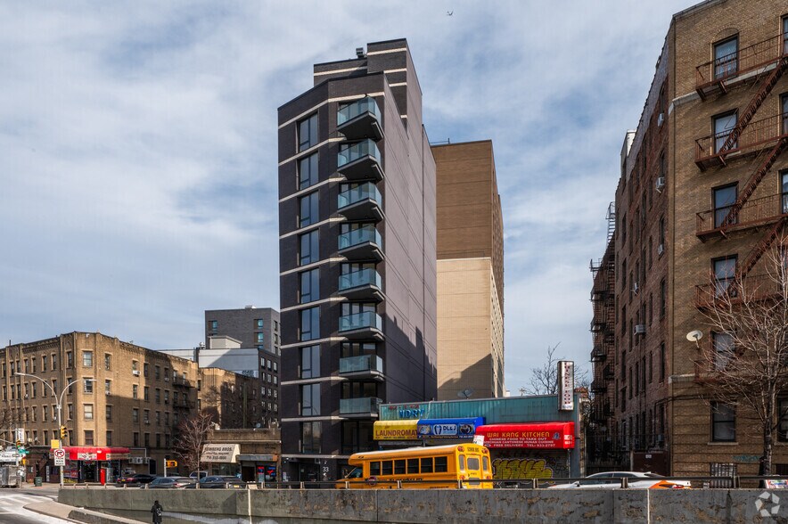 More Photos Of 33 Bedford Park Blvd, Bronx Apartments For Lease