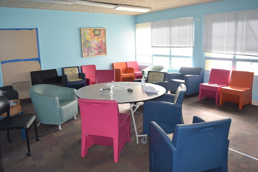 More Photos Of 3171 Signal St, Memphis Specialty For Sale