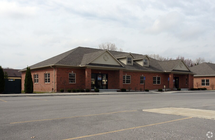 More Photos Of 2720 Centennial Rd, Toledo Office For Sale