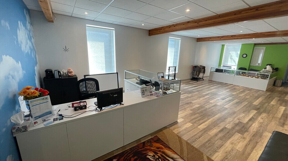 More Photos Of 478 River Av, Winnipeg Flex For Lease