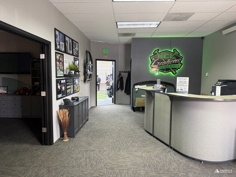 More Photos Of 580-631 N Denver Ave, Loveland Light Manufacturing For Sale