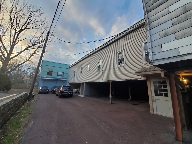 118 N Main St, Coopersburg, PA 18036 Apartments For Sale