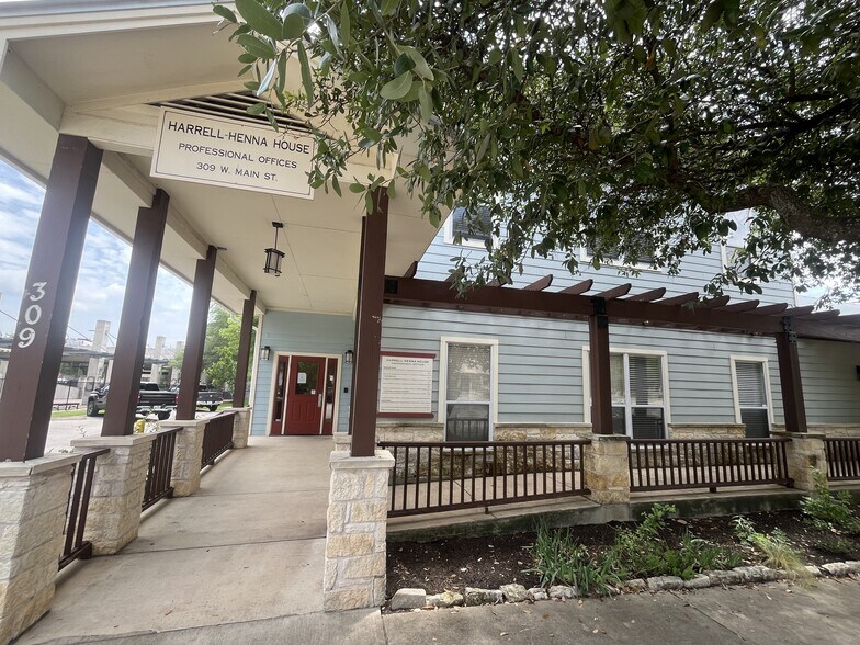 More Photos Of 309 W Main St, Round Rock Office For Sale
