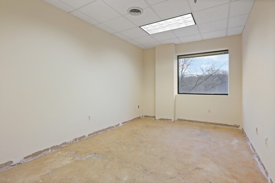 More Photos Of 339 Buschs Frontage Rd, Annapolis Medical For Sale