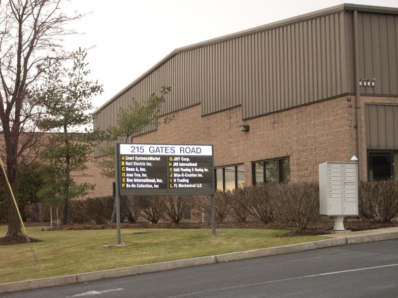 More Photos Of 215 Gates Rd, Little Ferry Warehouse For Lease