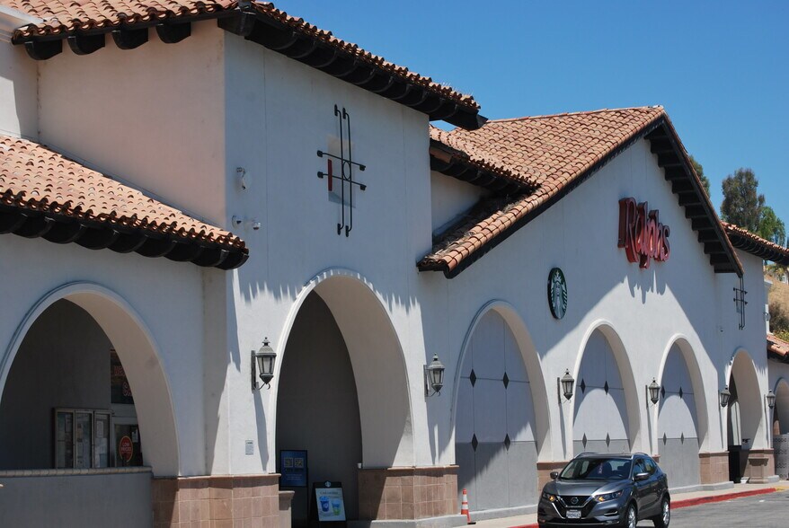 More Photos Of 29607 The Old Rd, Castaic Unknown For Lease