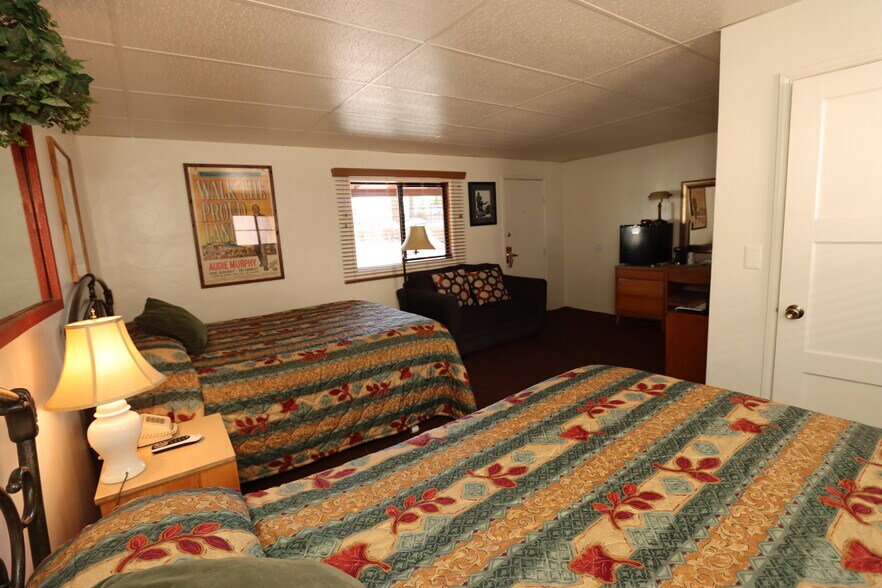 More Photos Of 410 Fremont St, Tombstone Hotel For Sale