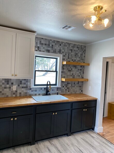 More Photos Of 608 E Eubanks St, Oklahoma City Office For Sale