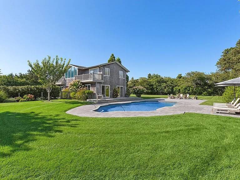 More Photos Of 4 Bayberry ln, Remsenburg Dormitory For Sale