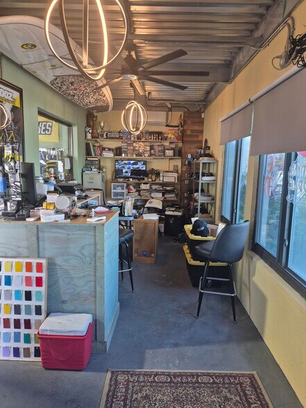 More Photos Of 2280 Main St, Sarasota Freestanding For Lease