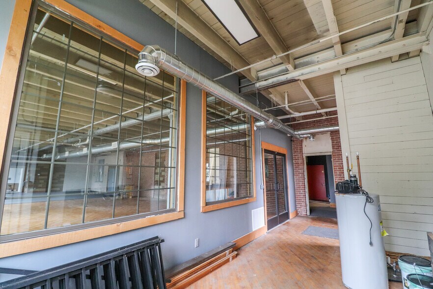 More Photos Of 1739 Elizabeth Ave NW, Grand Rapids Flex For Sale