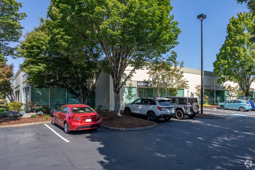 More Photos Of 7505 NE Ambassador Pl, Portland Unknown For Lease