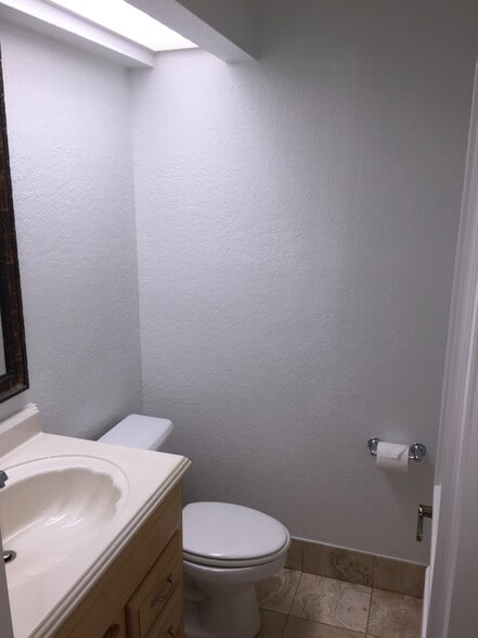 More Photos Of 2295 NW Corporate Blvd, Boca Raton Office Residential For Sale