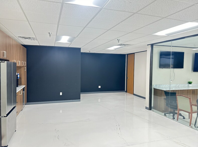 More Photos Of 8200 Wednesbury Ln, Houston Medical For Lease